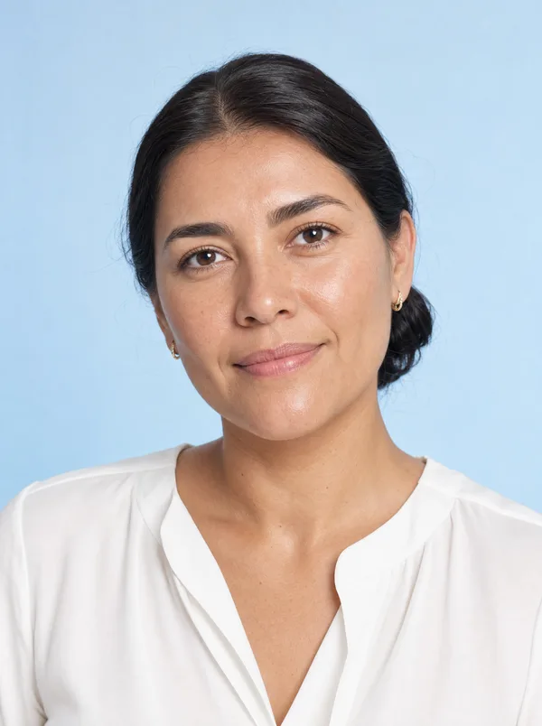 Paciente de rejuvenecimiento facial con piel luminosa